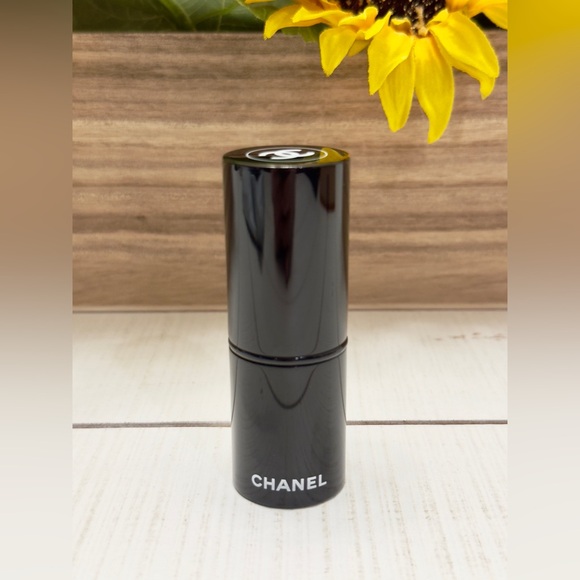 NEW CHANEL Retractable Kabuki Brush - Picture 3 of 3